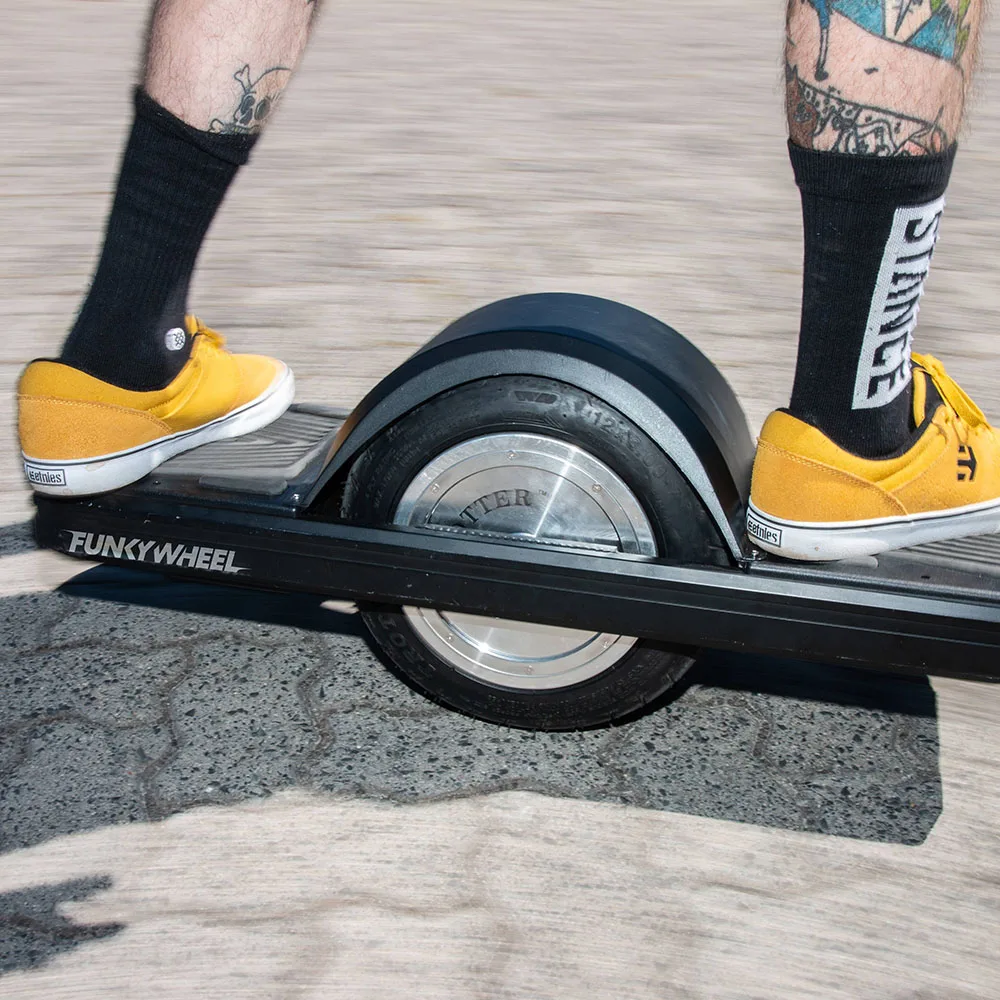 FUNKYWHEEL PRO 1000W/60V/ Onewheel系　新品 Funkywheel Unisex EX 1000W Electric Skateboard - 30km Range