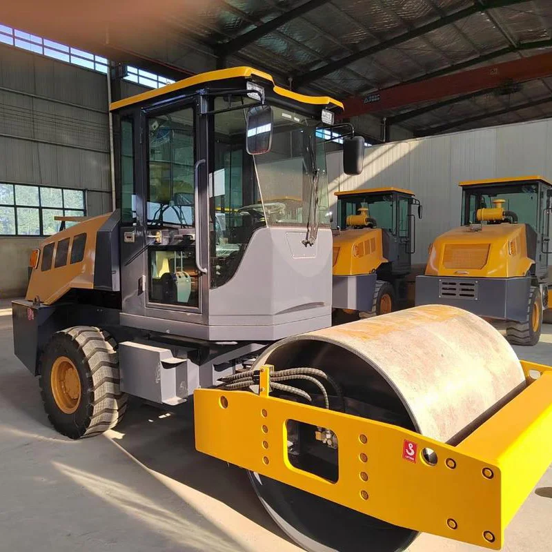 Большой 6-тонный супер тонный ручной гидравлический дорожный каток с колючим роликом для продажи