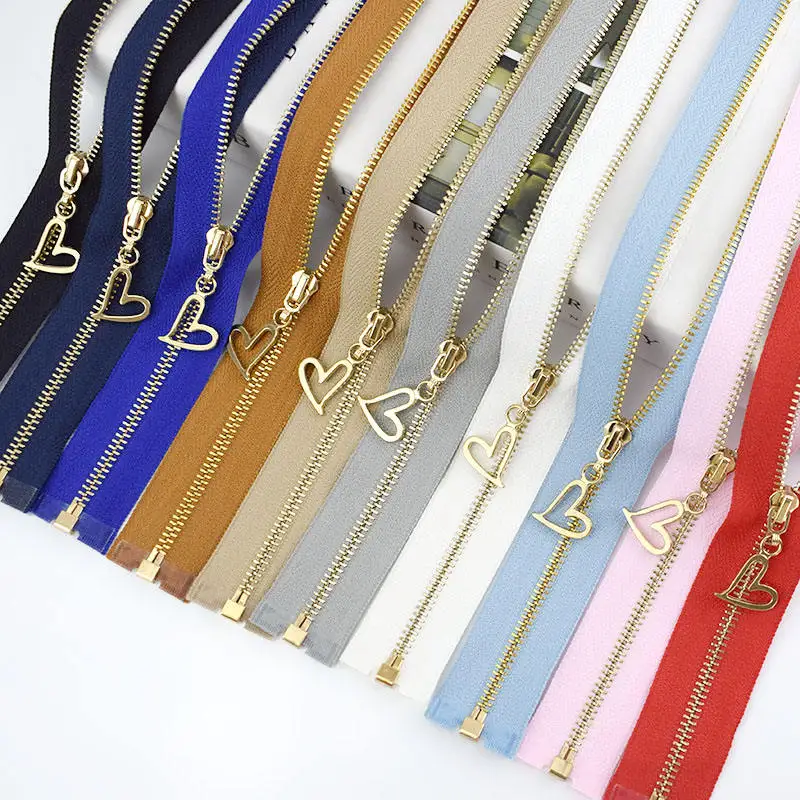 Outdoor Sports Clothing Zipper Accessories Heart Zipper Pull Self-locking Metal Zipper With Gold Teeth