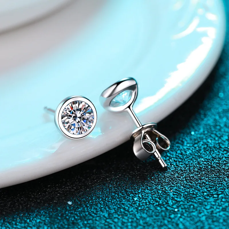 Oahlan örhängen med moissanite i sterling silver för damer_voghion.com
