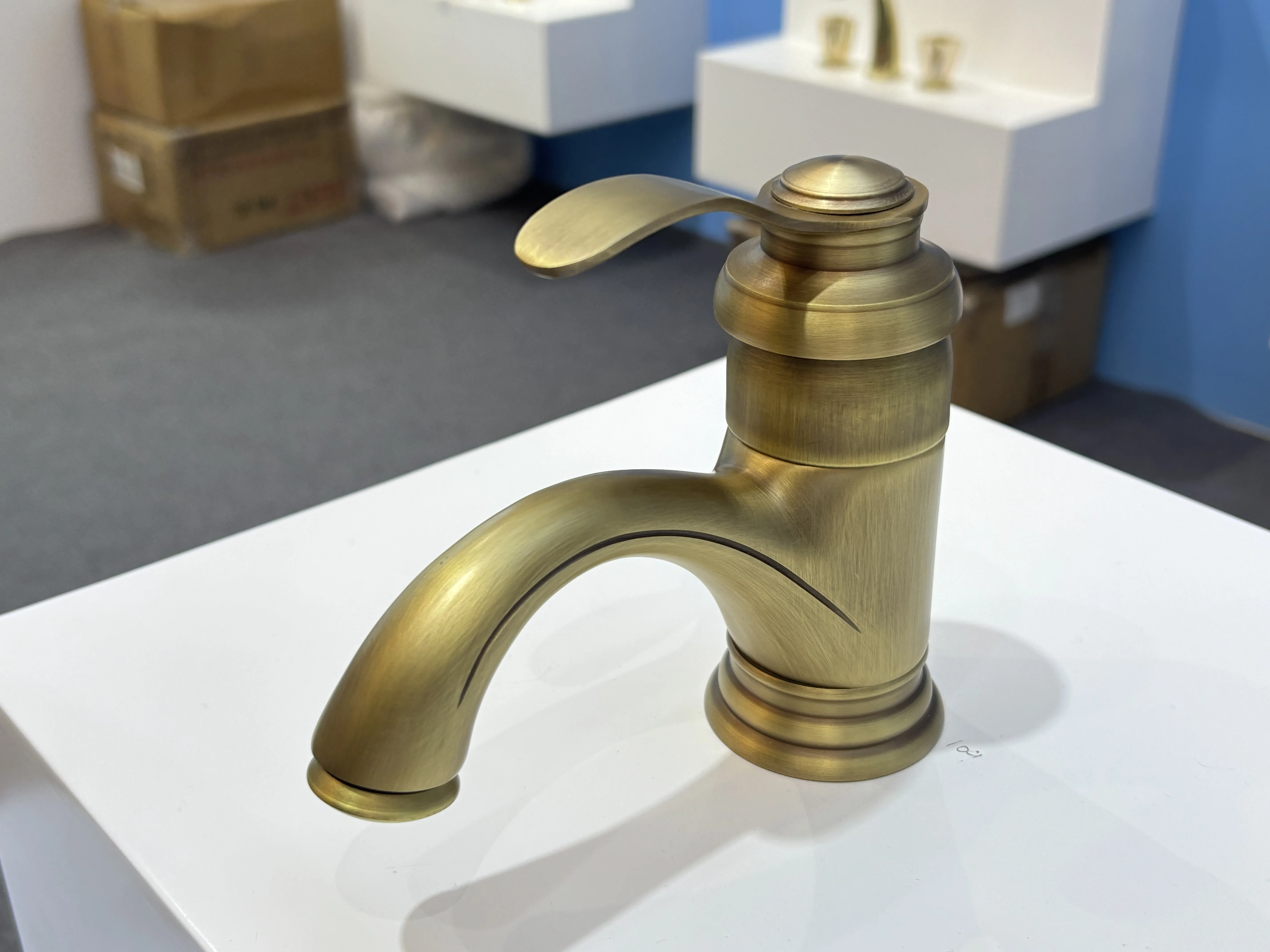 Luxury Single Lever Brass Basin Tap - Bronze  details