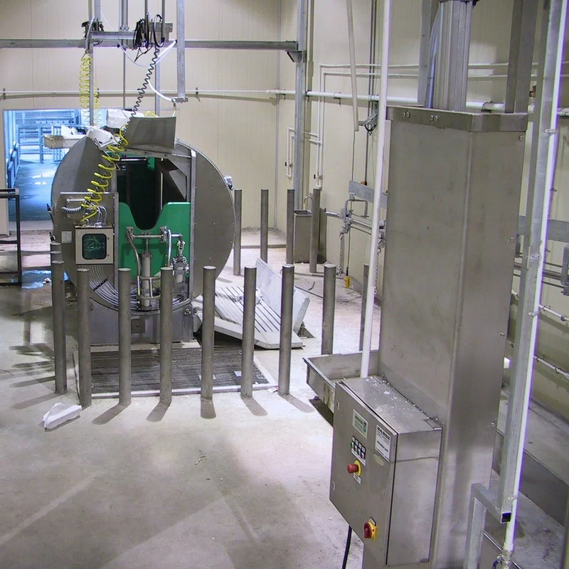 Efficient halal slaughterhouse and cattle slaughtering machine