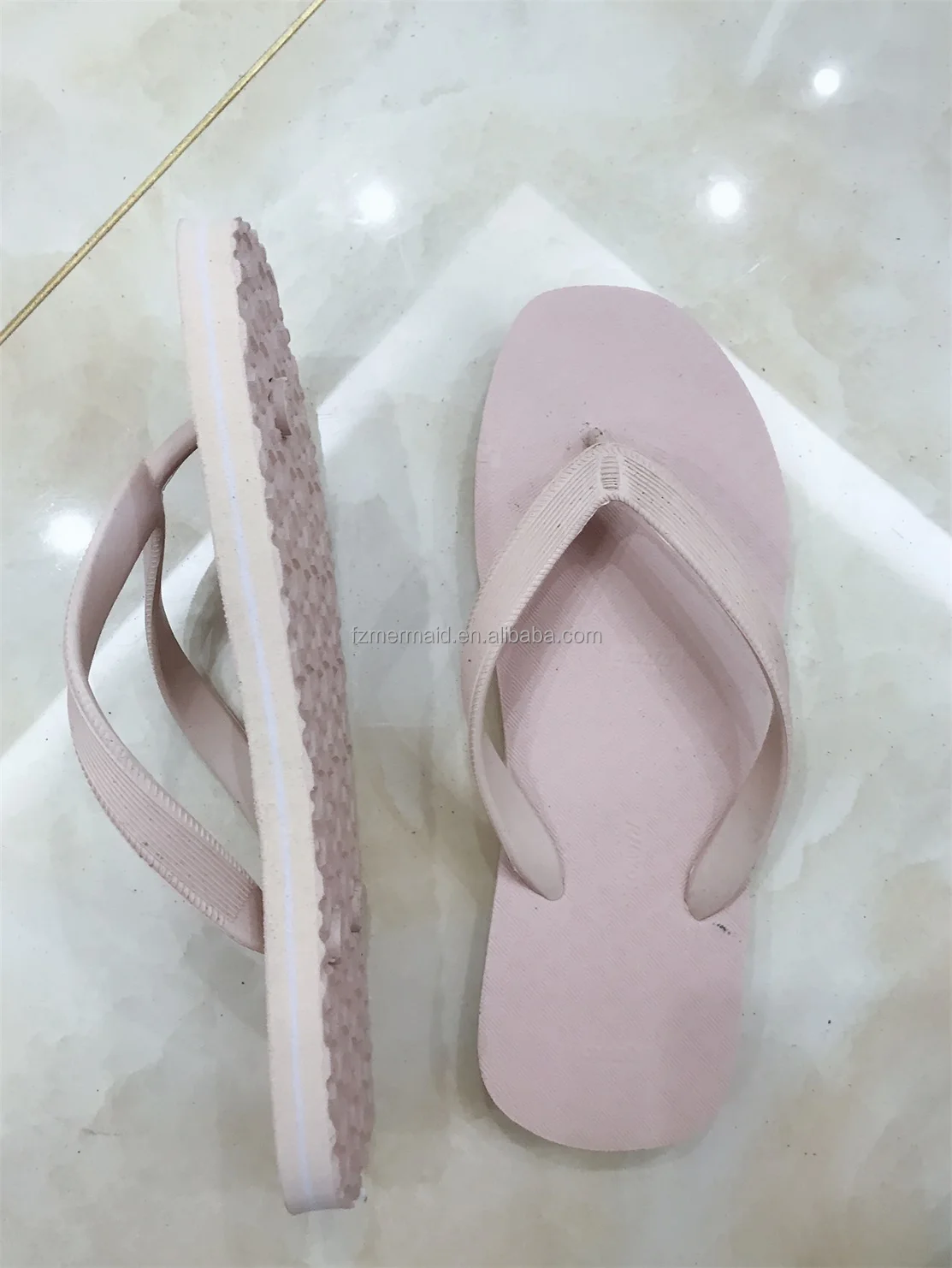 2024 High Quality Plain Flip Flops Wholesales in Bulk Men Slippers Beach Custom Flip Flops Home slippers