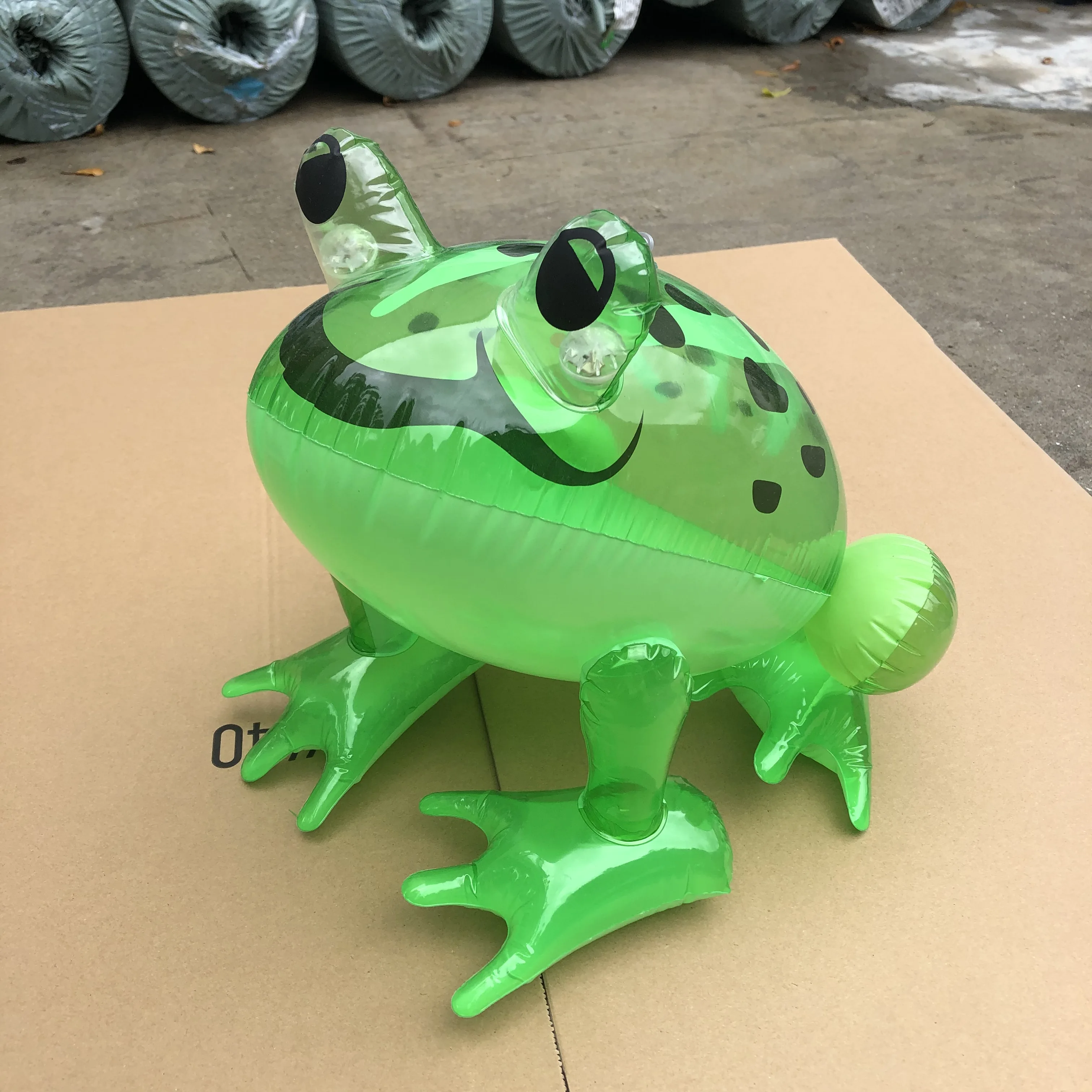 Новое поступление 2022 маленькая надувная лягушка из ПВХ 37 см игрушки-животные игрушки для детей со светодиодной подсветкой