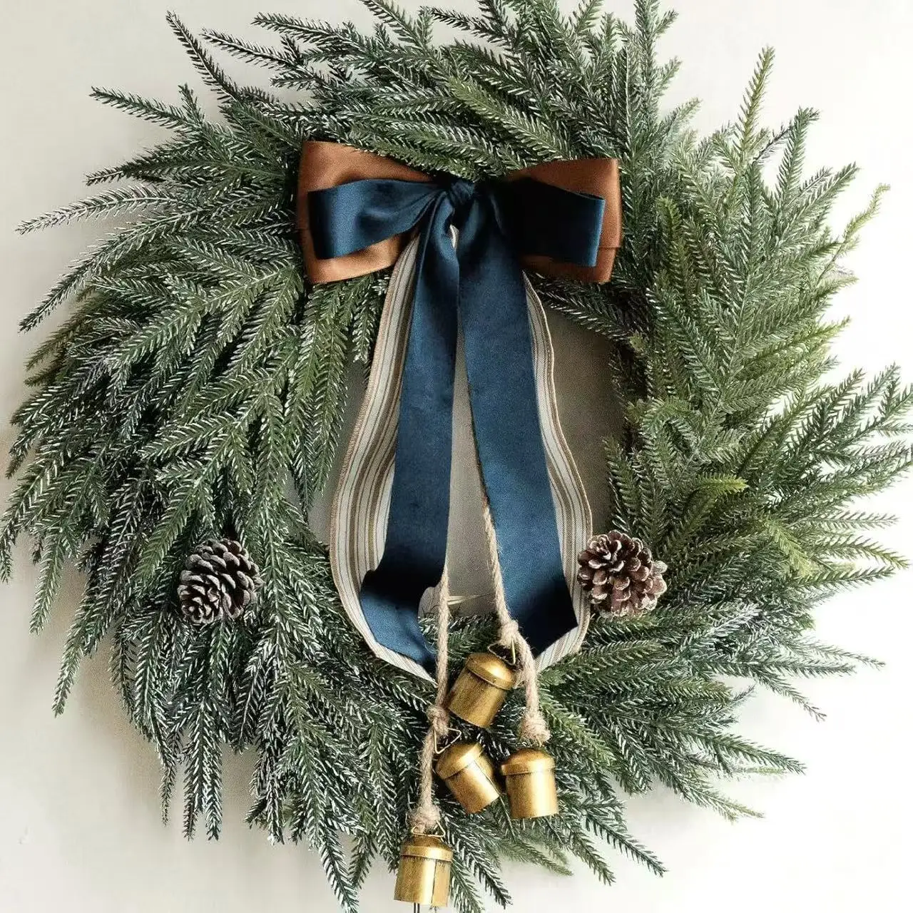 Wholesale Luxury Christmas Wreath Blue Bow Metal Bells Pine Cone Christmas  Outdoor Wall Decoration Wreath, image size:1280x1280