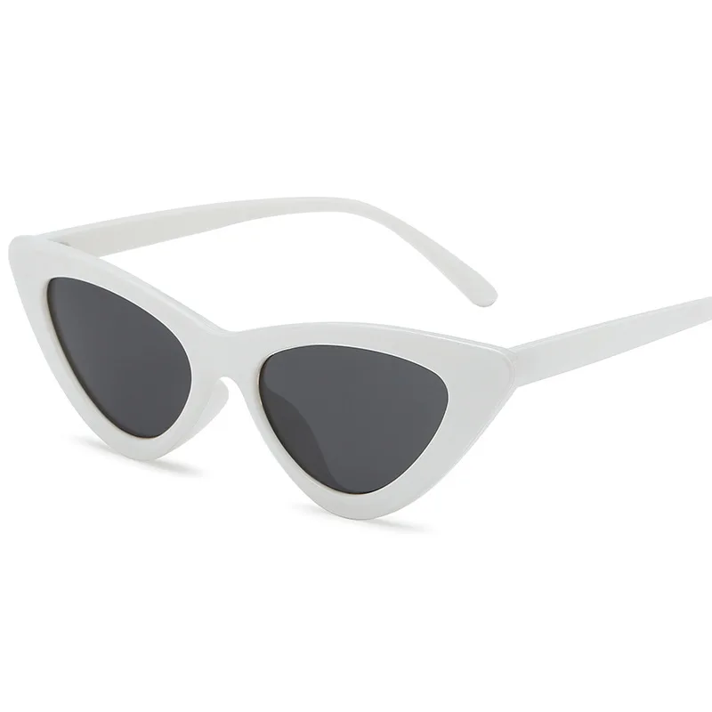  Gafas de sol vintage con diseño de ojo de gato para mujer, gafas  de sol pequeñas con cadena de metal, elegantes lentes de tendencia a la  moda, tonos, Negro-Gris : Ropa