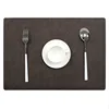 Sets de table en tissu couleur café
