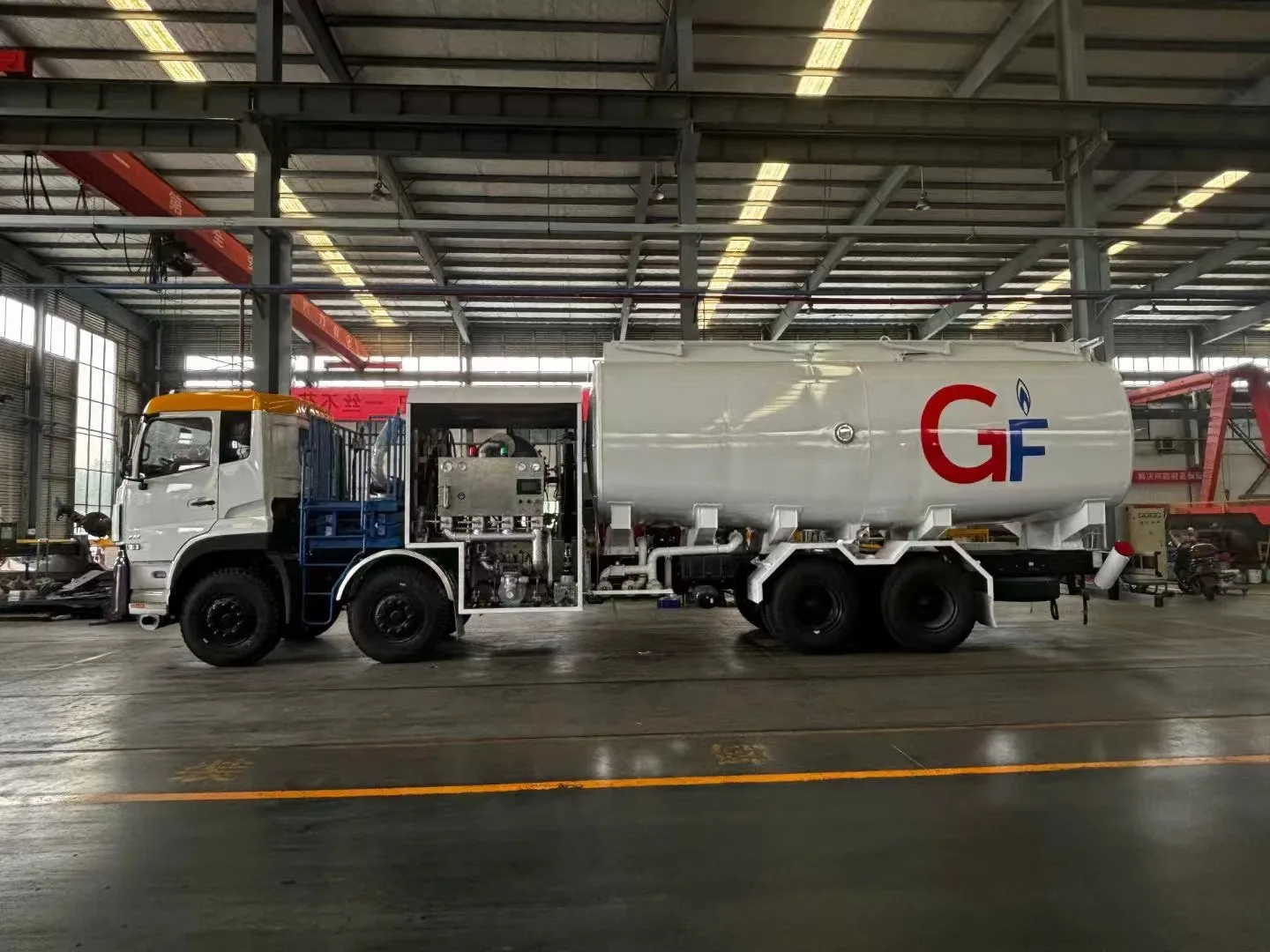 product dongfeng 8x4 340hp 12 wheel fuel tanker truck 25000 liters capacity new manual aviation refueling vehicles aircraft 4x2 4x4 6x6-4