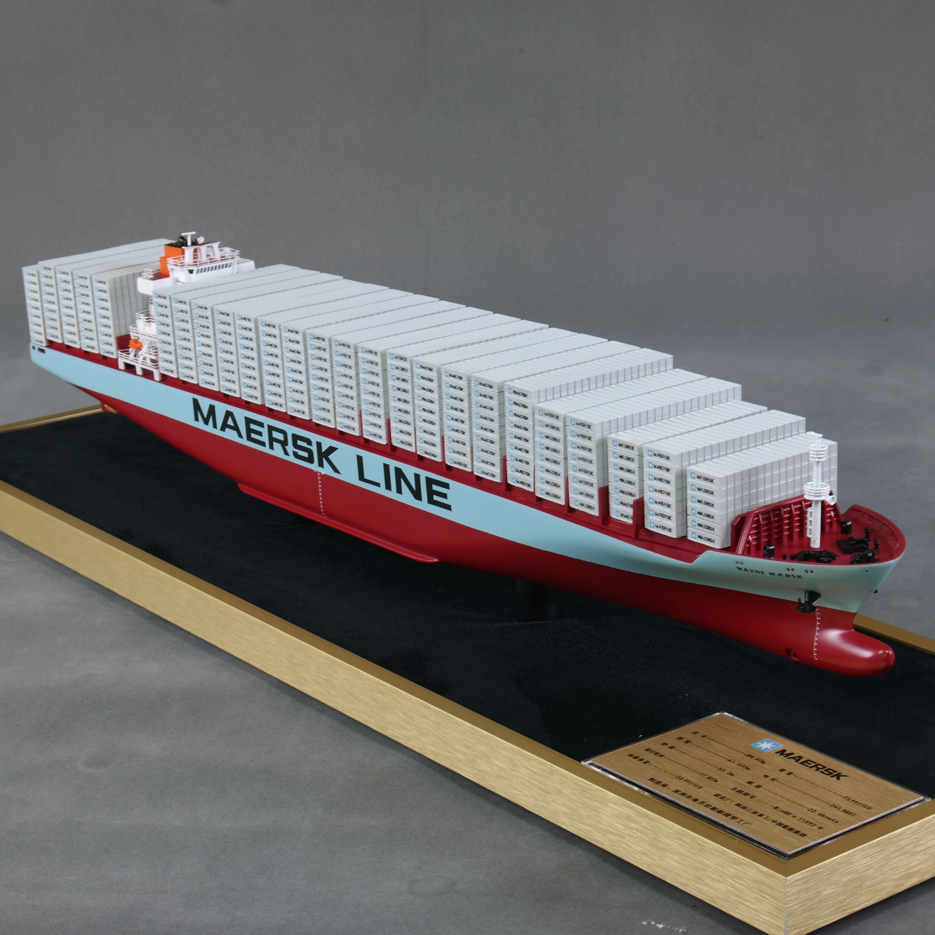 【A】O.A.S Customized 65cm Simulation Container Ship Model Factory Logistics Present Model Ship for Hobby Display Cases