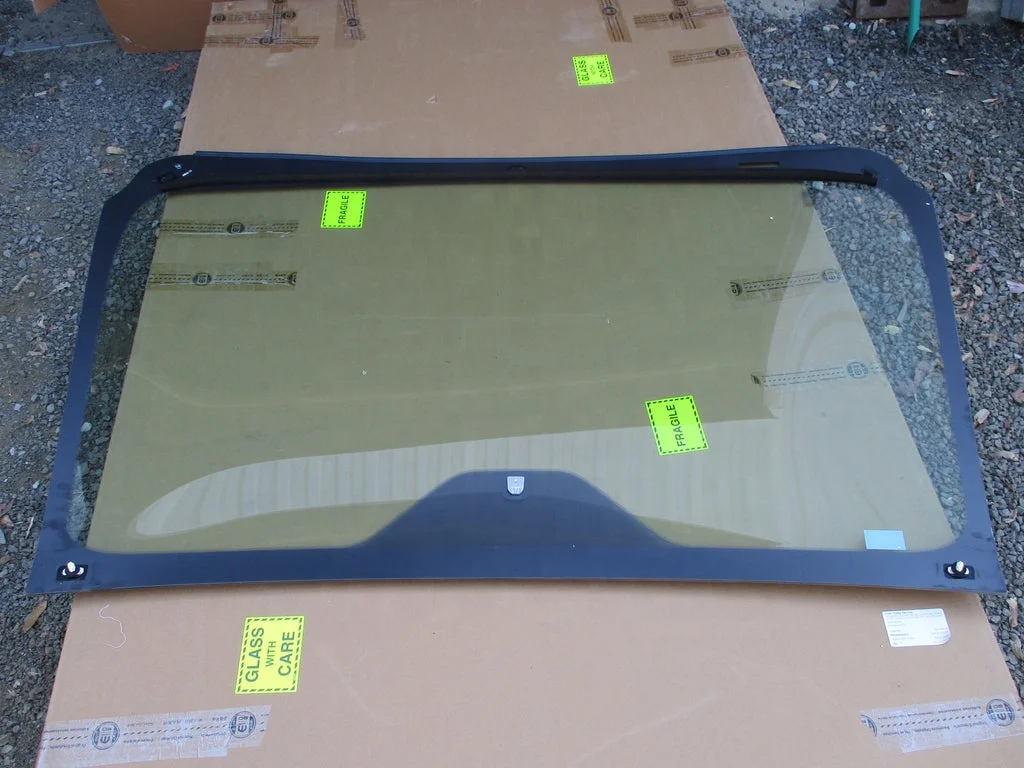 AB392103100EF FRONT WINDSCREEN for FORD RANGER MAZDA BT50 2011