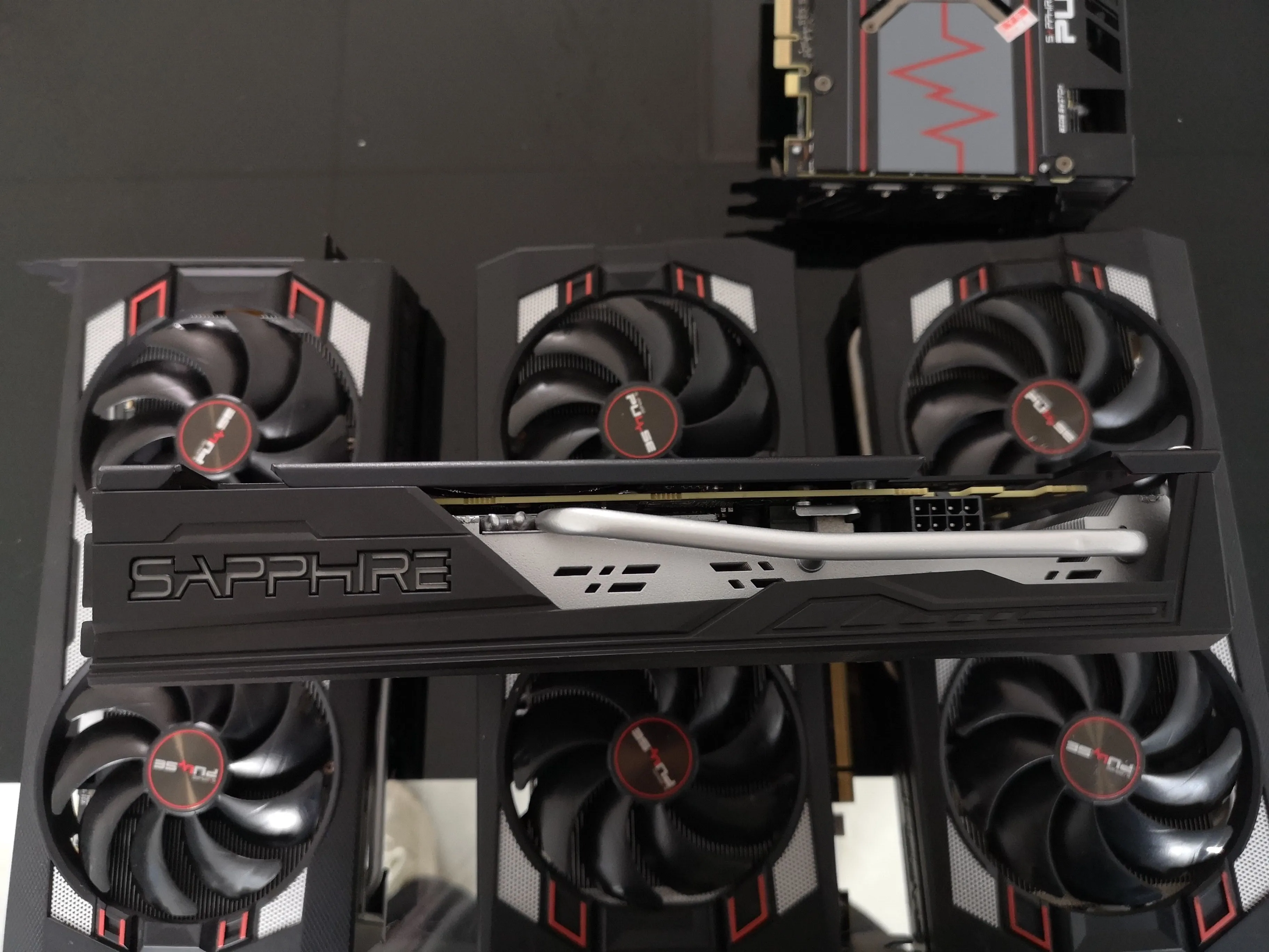 PCパーツ sapphire Radeon RX5600xt PCパーツ sapphire Radeon RX5600xt SAPPHIRE AMD Radeon RX