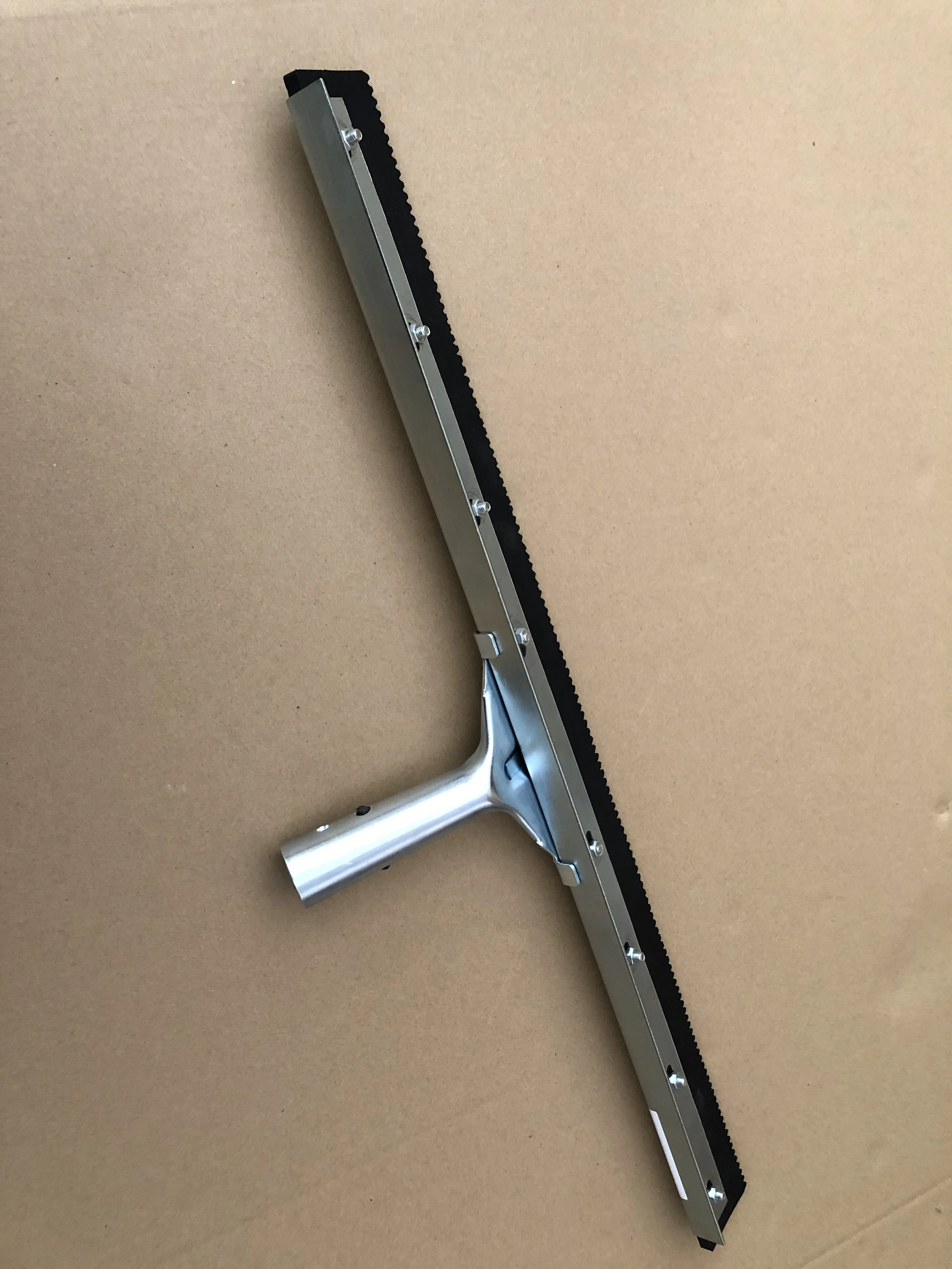 Outils Epoxy 24 In. Squeegee Rubber Notched Micro Topping Floor