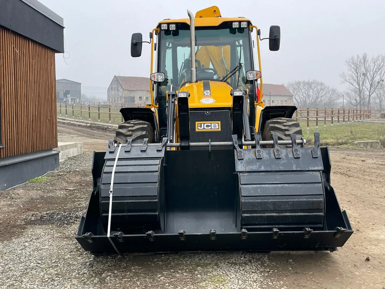 Jcb 2025. Jcb 2025