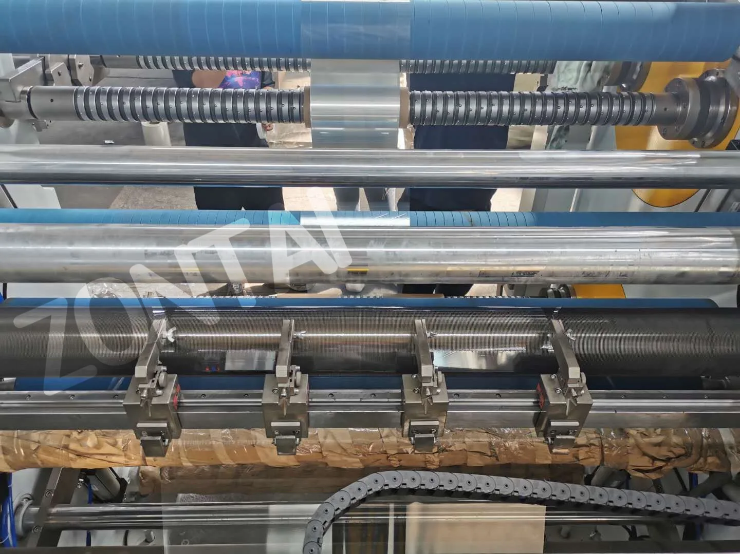 ZONTAI Slitting and Rewinding Machine for Aluminum Foil Automatic High Productivity Hot Product 2019 4 Shafts Shaftless Auto Loader CE