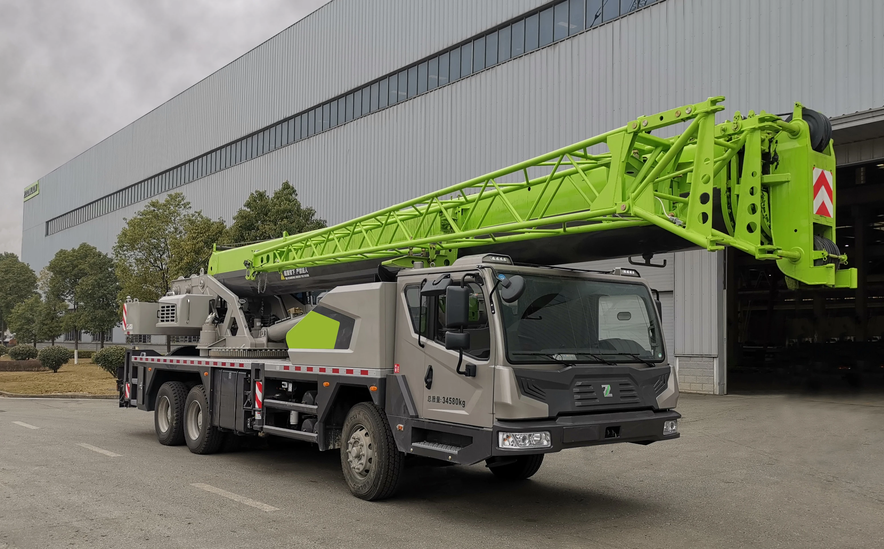 30 Ton Zoomlion Truck Crane - High Efficiency & Reliability