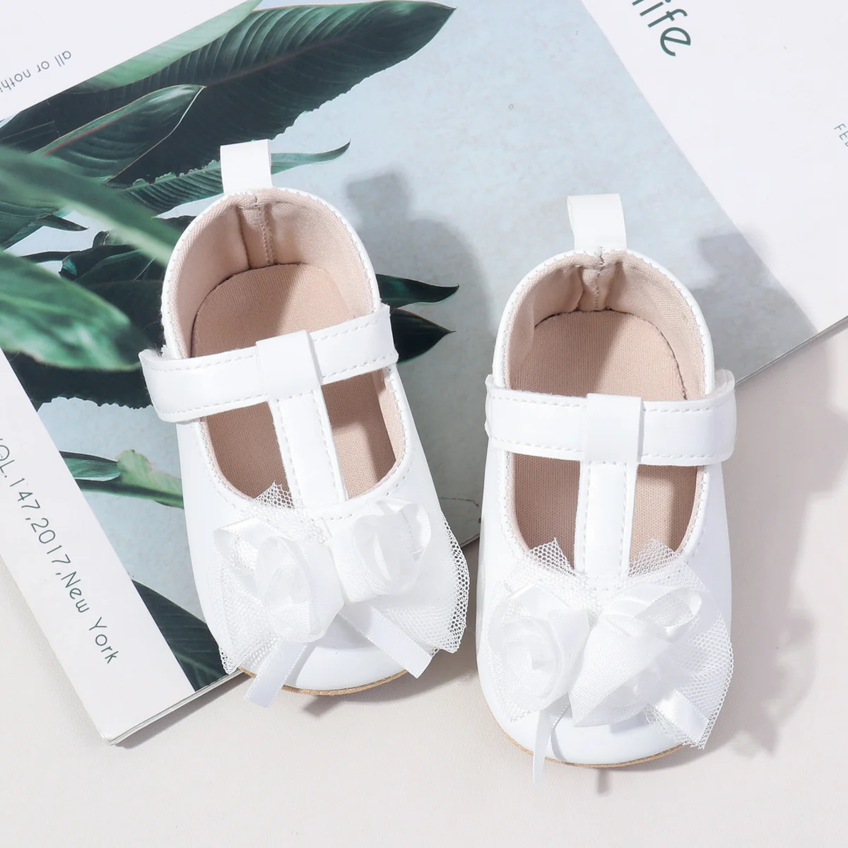 Hot Selling Soft PU Leather T-bar Design Newborn Infant Toddler Girls Shoes Prewalker First Walking Shoes details