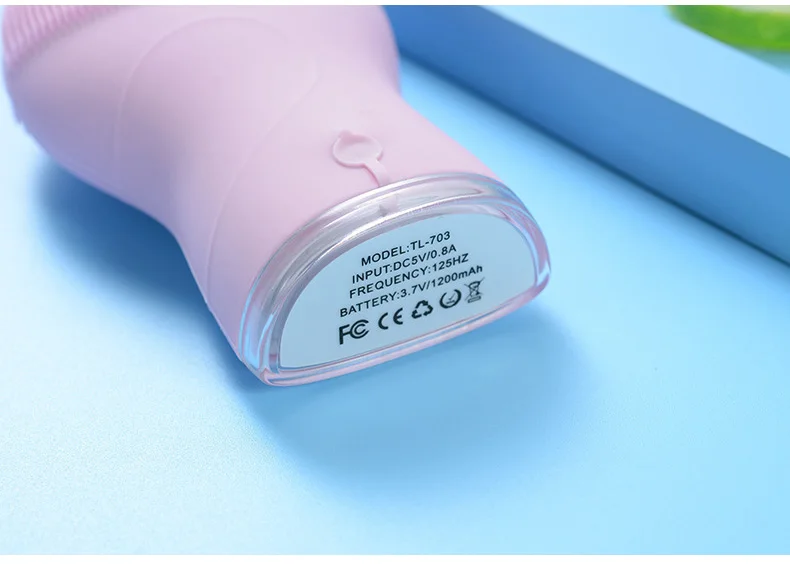 High Performance Usb Cleansing Instrument Skin Care Beauty Instrument Hand-held Facial Cleansing Brush