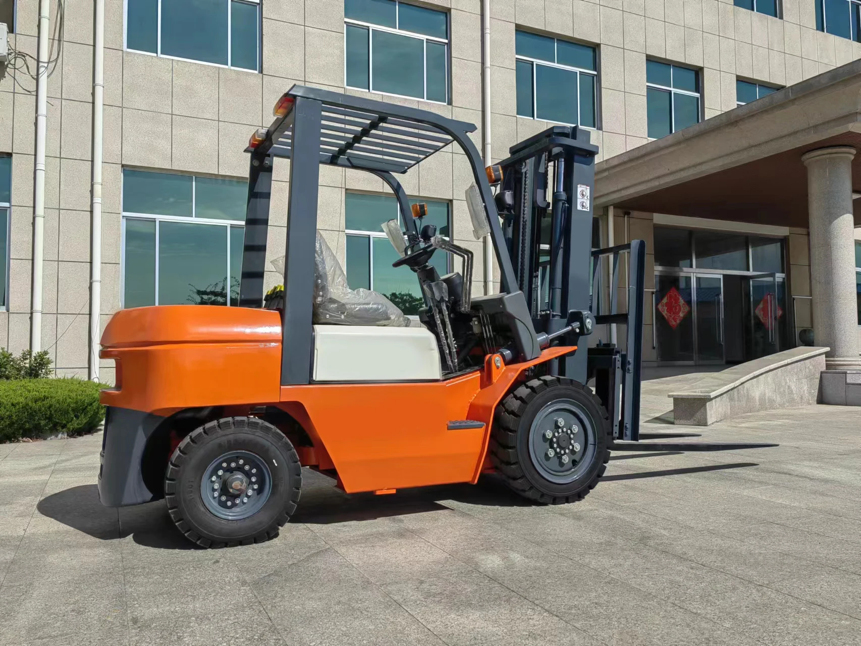 Free Shipping Epa4 Crosscountry Forklift 3 T 3.5 Tons Diesel Forklift 5 Tons Multifunction