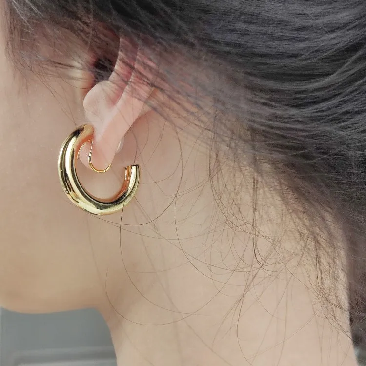 Minimalist 20mm Thick Circle No Piercing Clip on Hoop Earrings 18k Real Gold Non Pierced Cartilage Chunky Ear Cuff Earrings