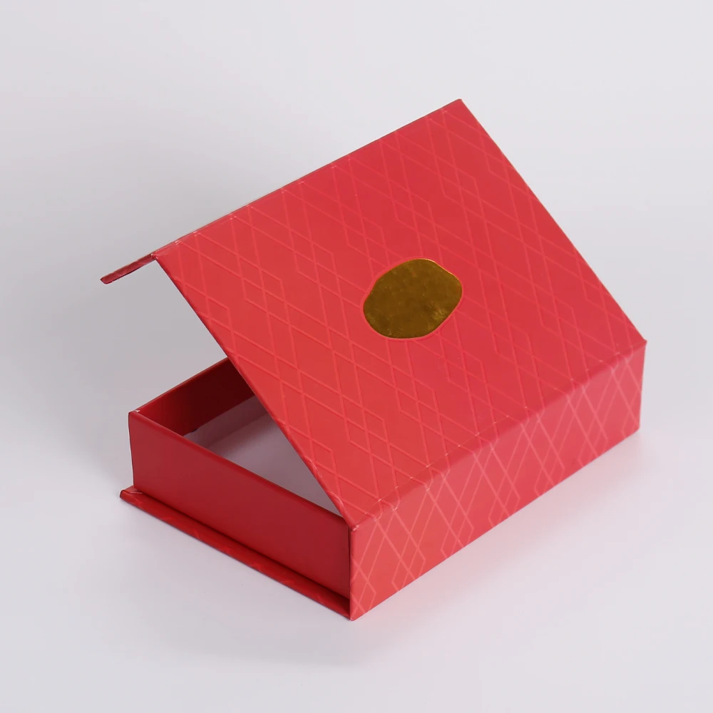 Op maat gemaakte rode magnetische klappendoos van stevig karton, milieuvriendelijk, speciaal papier, UV-puntveredeling, fijne sieraden en horloges, gerecycled