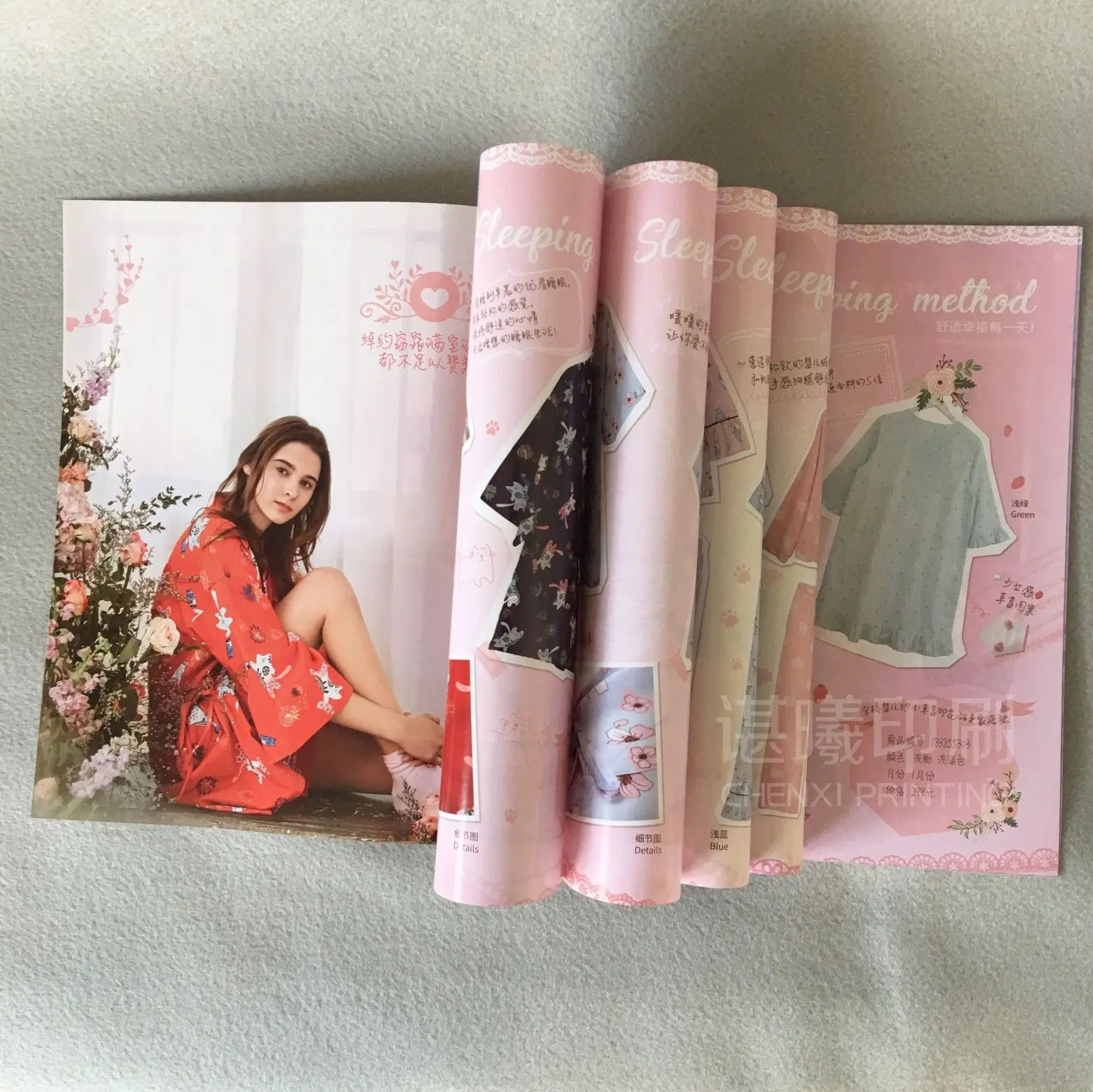 
Дешевый индивидуальный ежемесячный цветной журнал A4 A5 с художественной печатью 