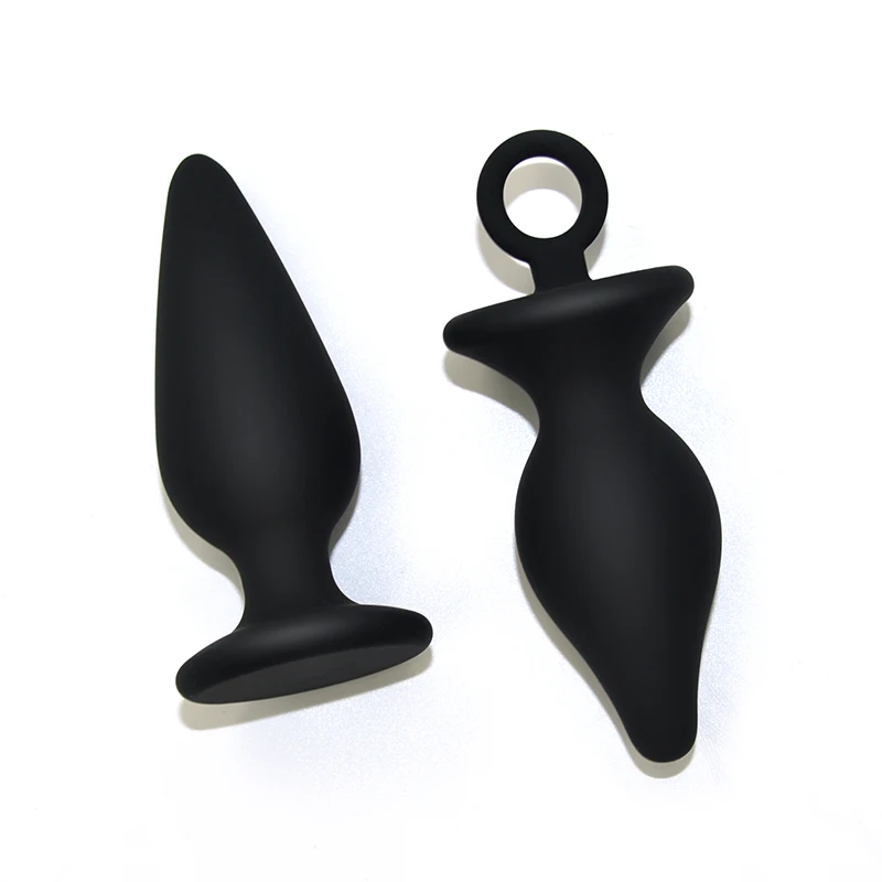 ebony anal butt plug Intense black butt plug in size 2 with stone, 6,95 €