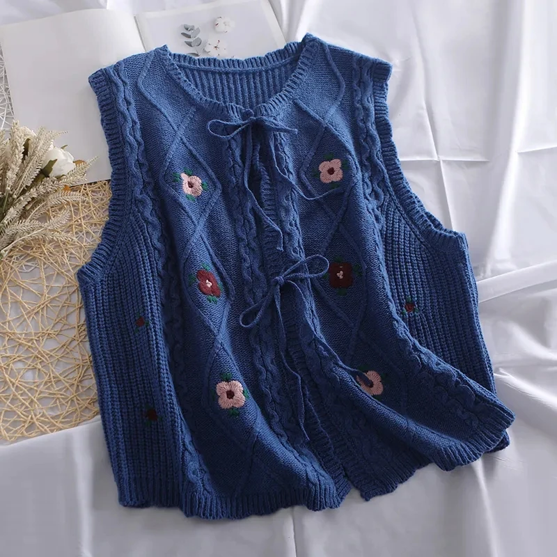 Retro Korean-Style Floral Embroidered Cardigan Jacket for Women Breathable Knit Tops Thin Casual Style for Spring Season