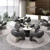 Gris oscuro