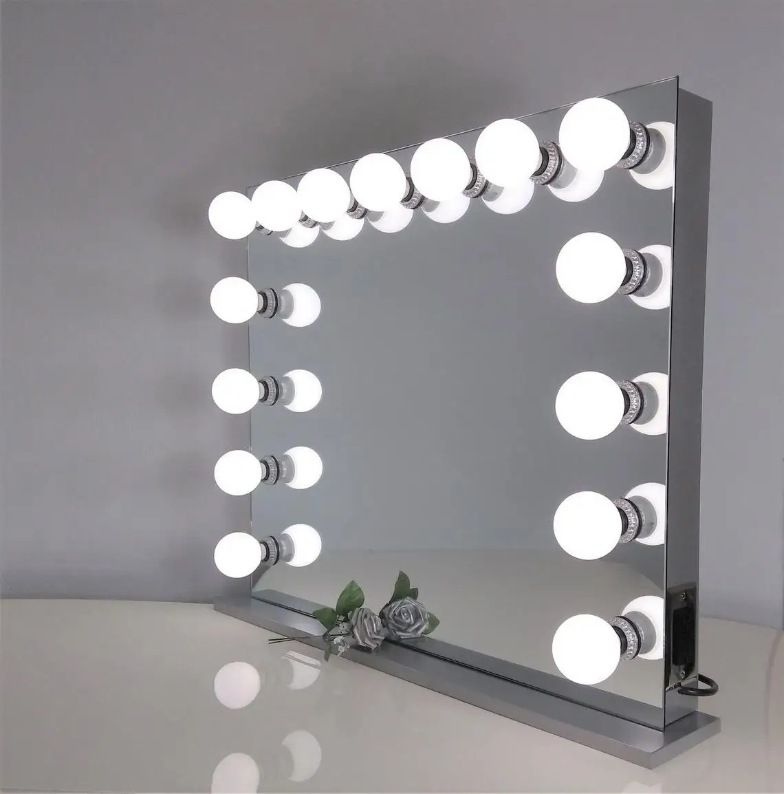 Modern 91*76CM Lighted Makeup Mirror with 15 Dimmable LED Lights and Stainless Steel Frame 0