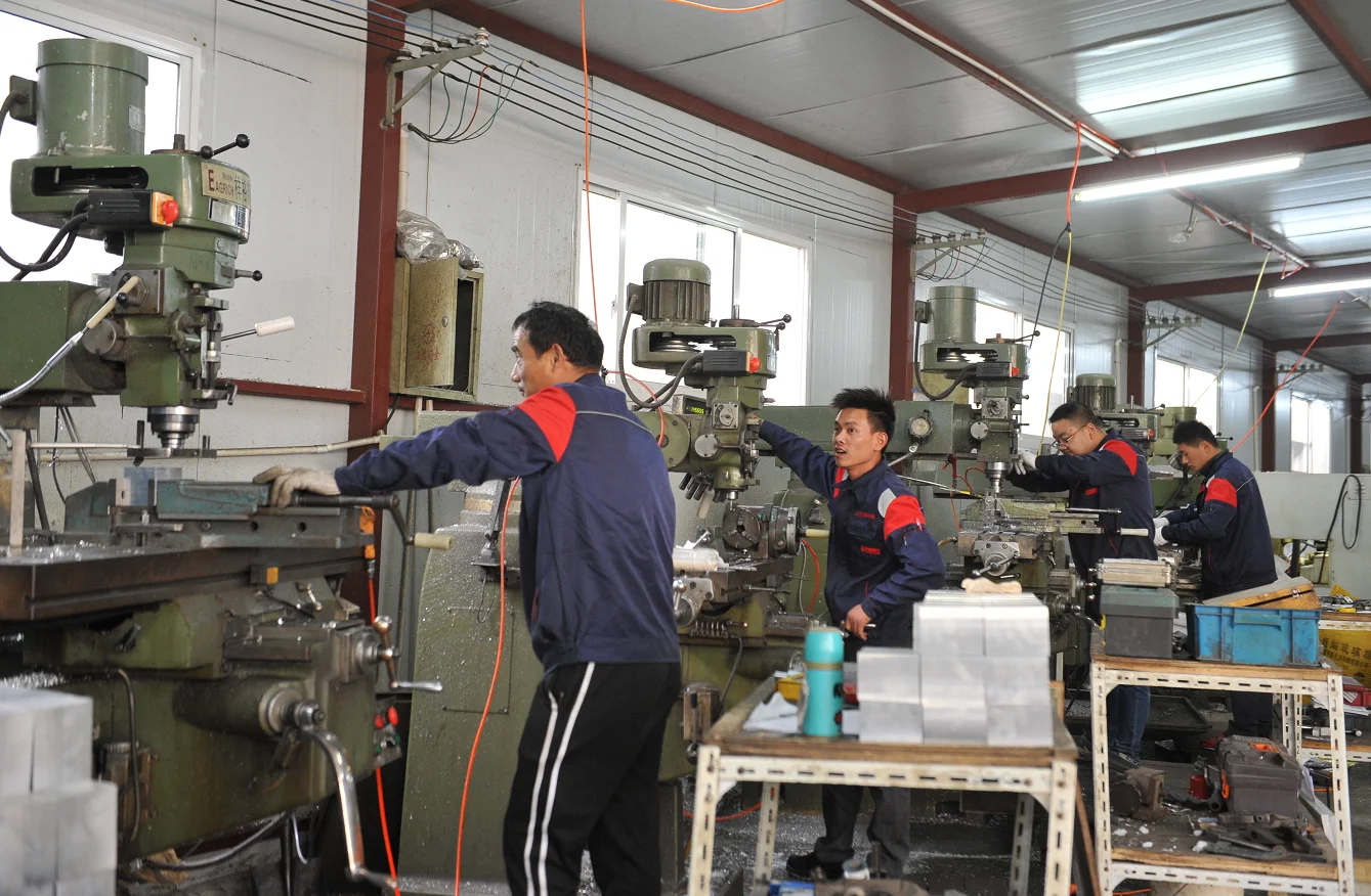 Yucheng specialize in manufacturing ice cream mochi maker machine automatic ice cream mochi encrusting machine factory