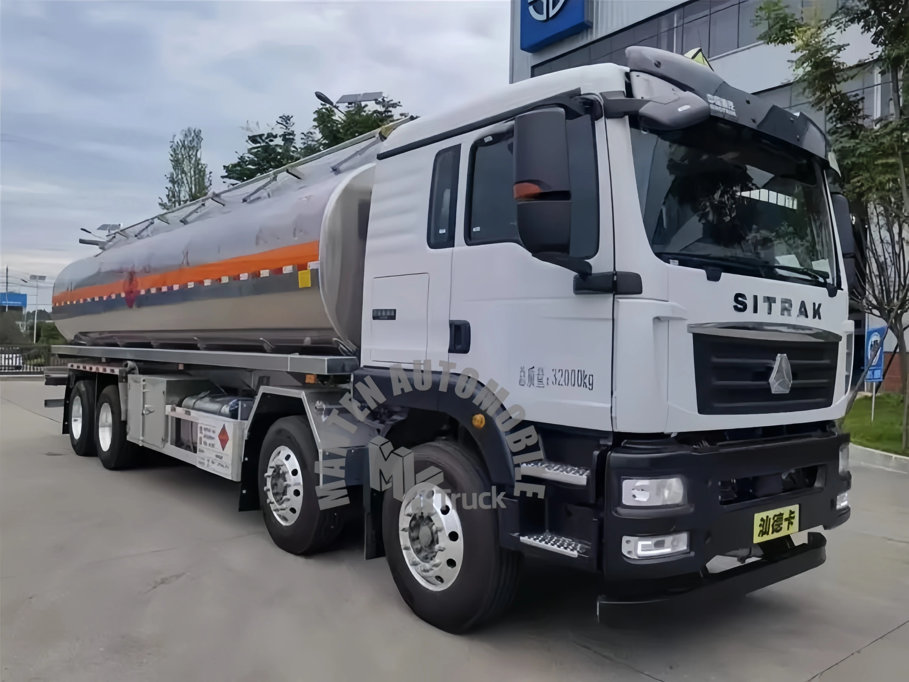 Sinotruk HOWO New Used 8X4 Refueling Bowser 30cbm Mobile Fuel Bowser