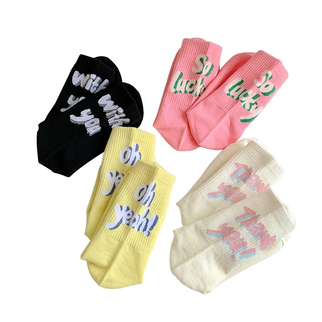 2025 wholesale fashion trend HIP-HOP style Socks Cheap Can Be Custom Logo Women Socks Fashion Cotton Letter Socks