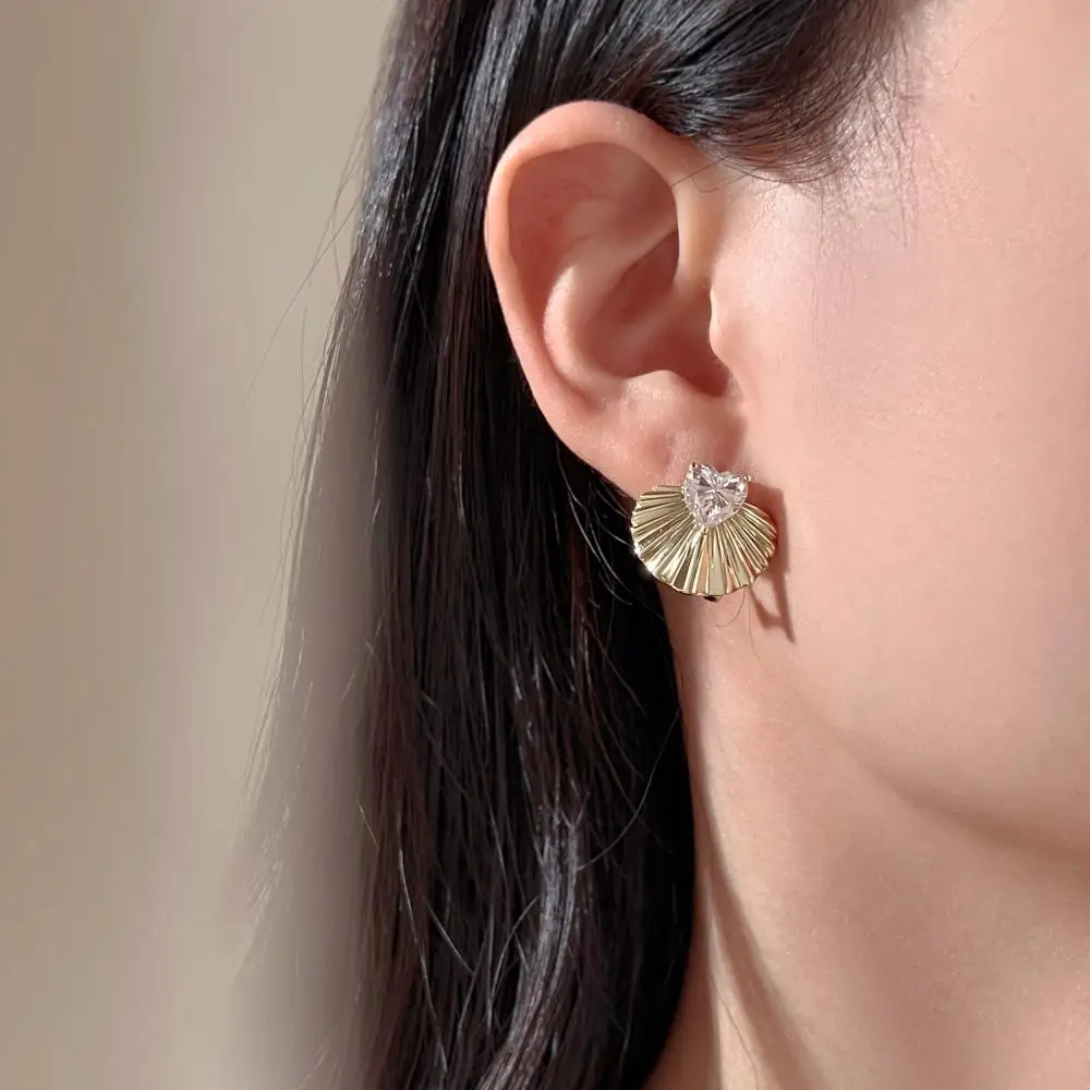 KAKODIY Luxury 14K Gold Plated Large Scallop Stud Earrings Jewelry Fashion £925 Stud Earrings Zircon Earrings detail 3