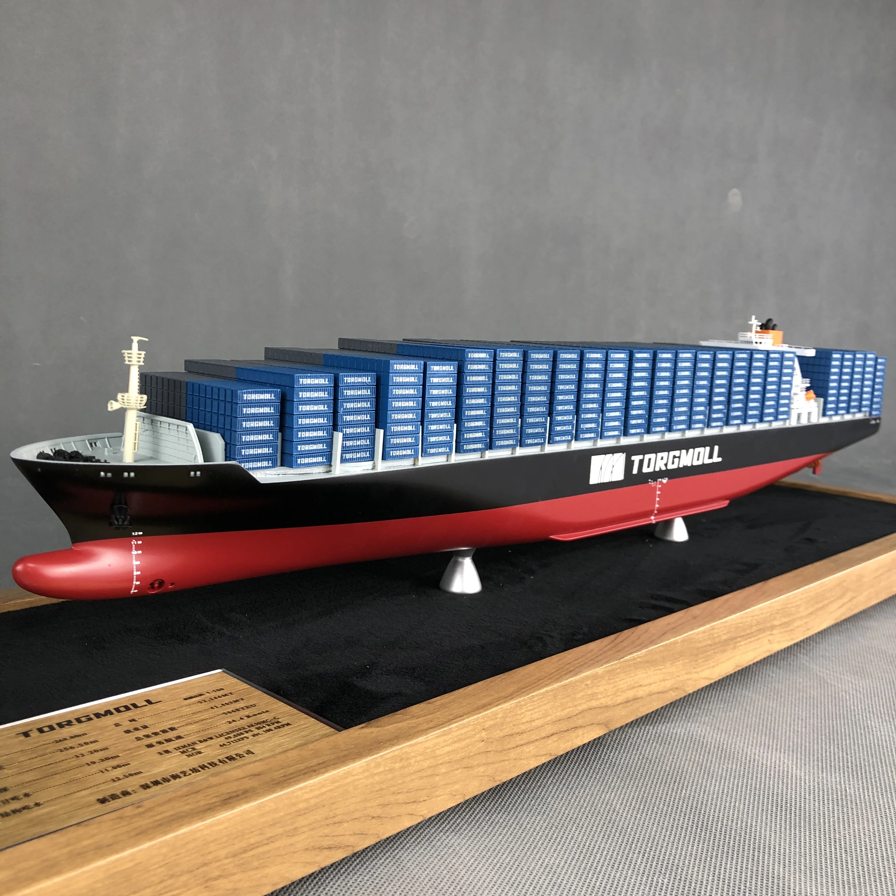 X O.A.S Factory's 65cm Hobby Display Case Ship Model Craft for Freight Forwarder & Ship Lover Beautiful Container Ship Model Gift