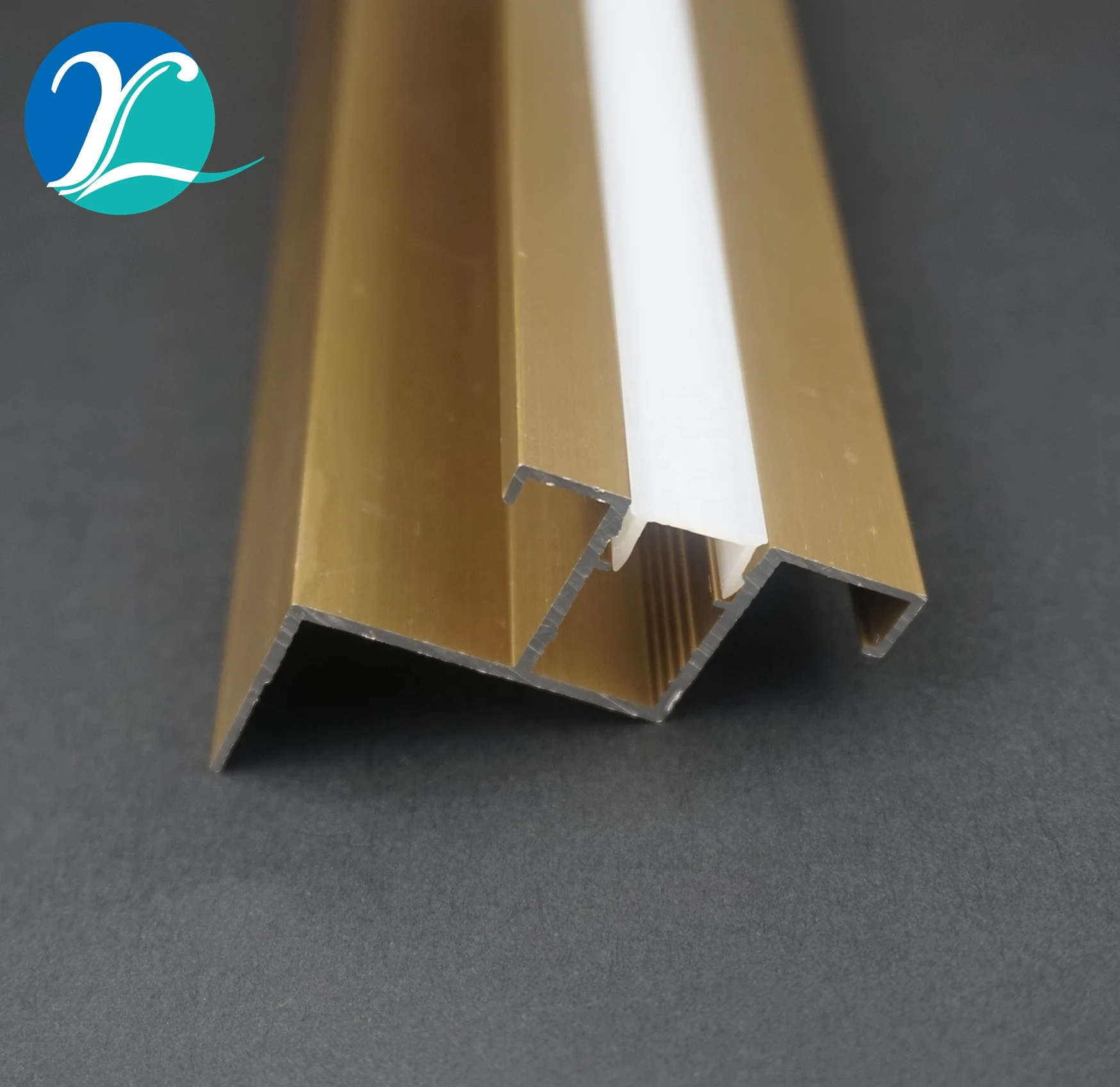 Extrude Pc Profile Clear Plastic Led Strip Light Bar Diffuser to Lampshade c Frosted Translucent Plastic U Channel/ Cover Trench
