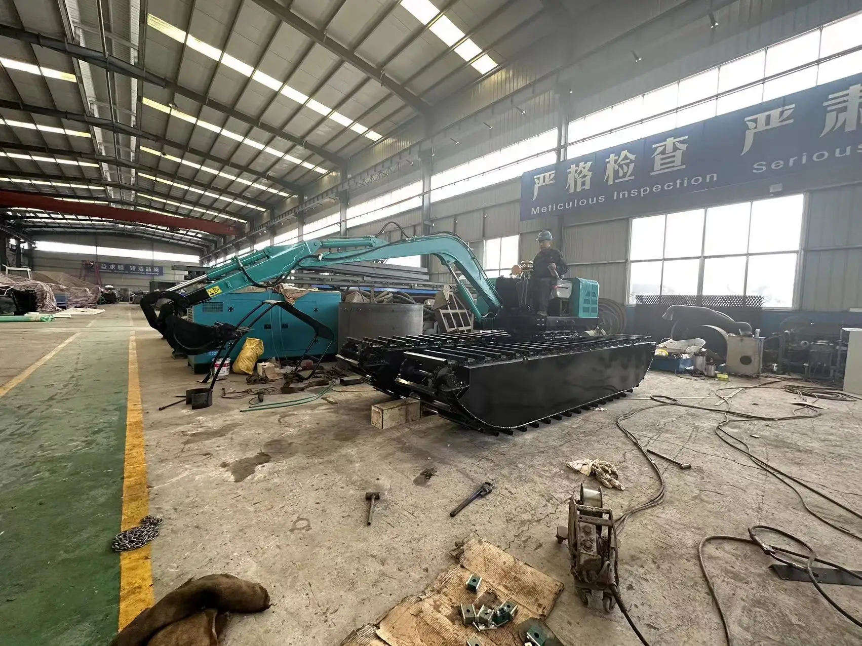 China KEDA Mini Excavating Type Desilting Dredger Mini Amphibious Excavator