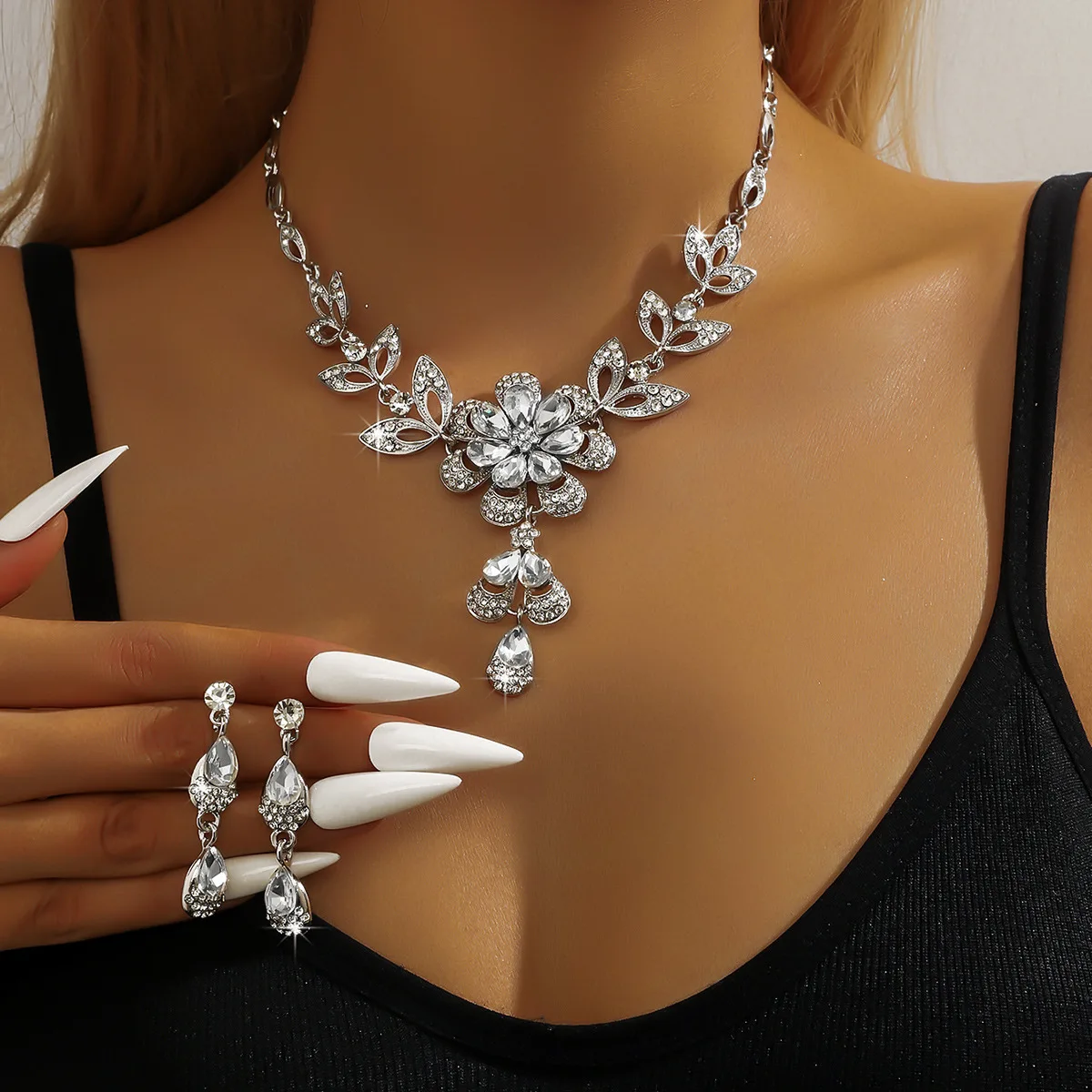 Luxury Black Diamond Tassel Necklace Set