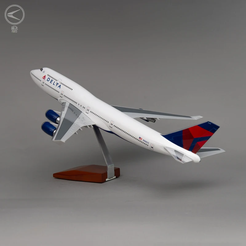 Delta Air Lines Boeing 747-400 Model - 1/150 Scale Plane