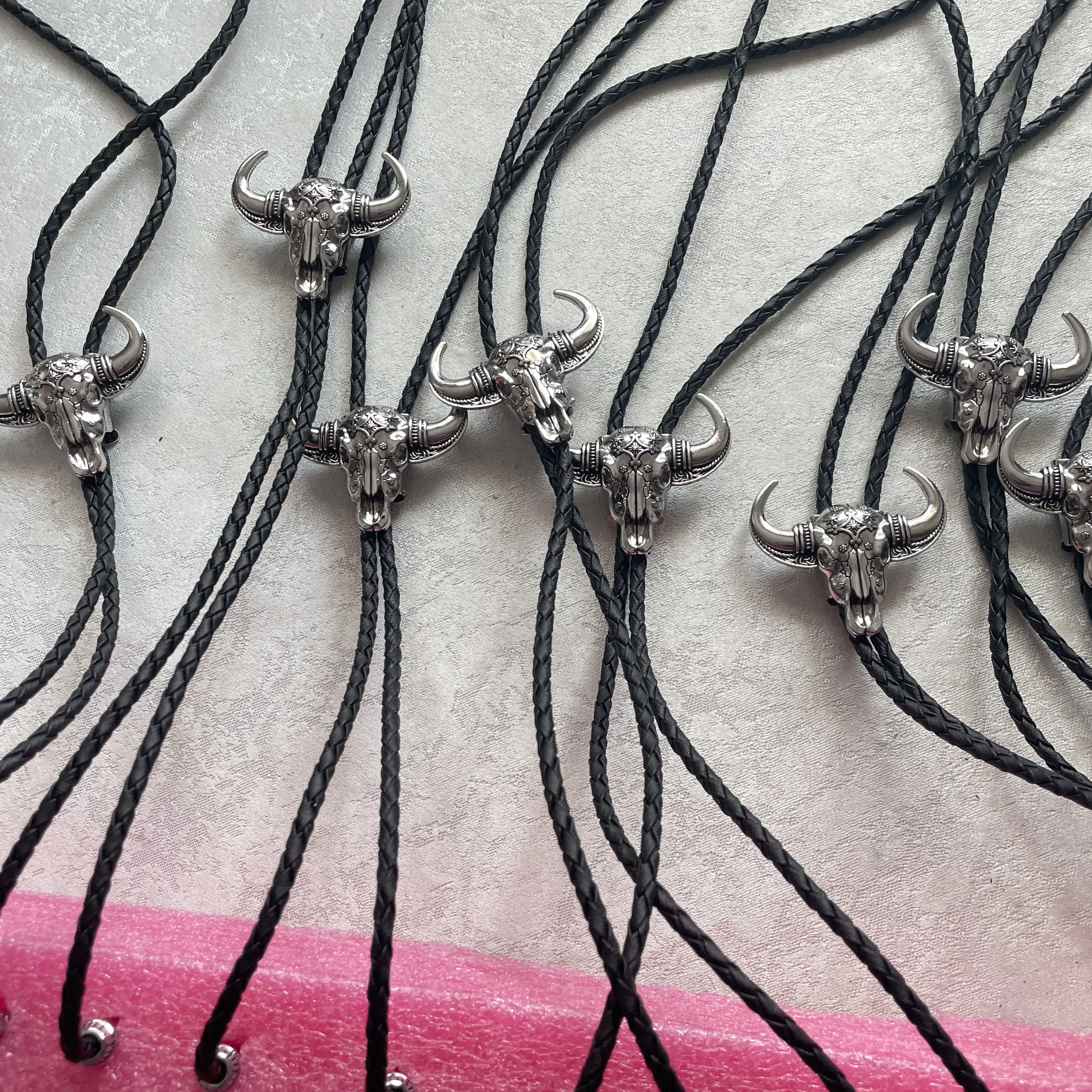 Shop Custom High Quality Low MOQ Fashion Jewelry - Ox Head Bolo