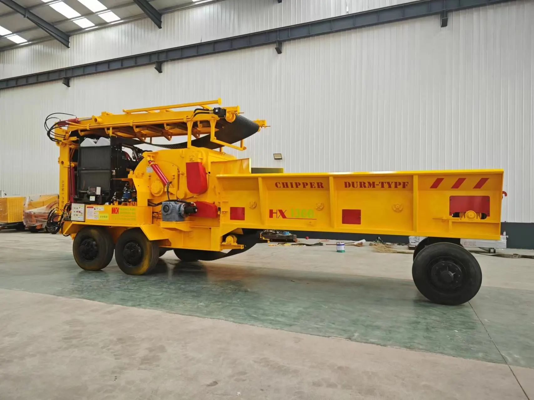 Mill Pallet Loader Wood Crusher Mill Pallet Crushing Wood Pallet Shredder Small Mobile ...