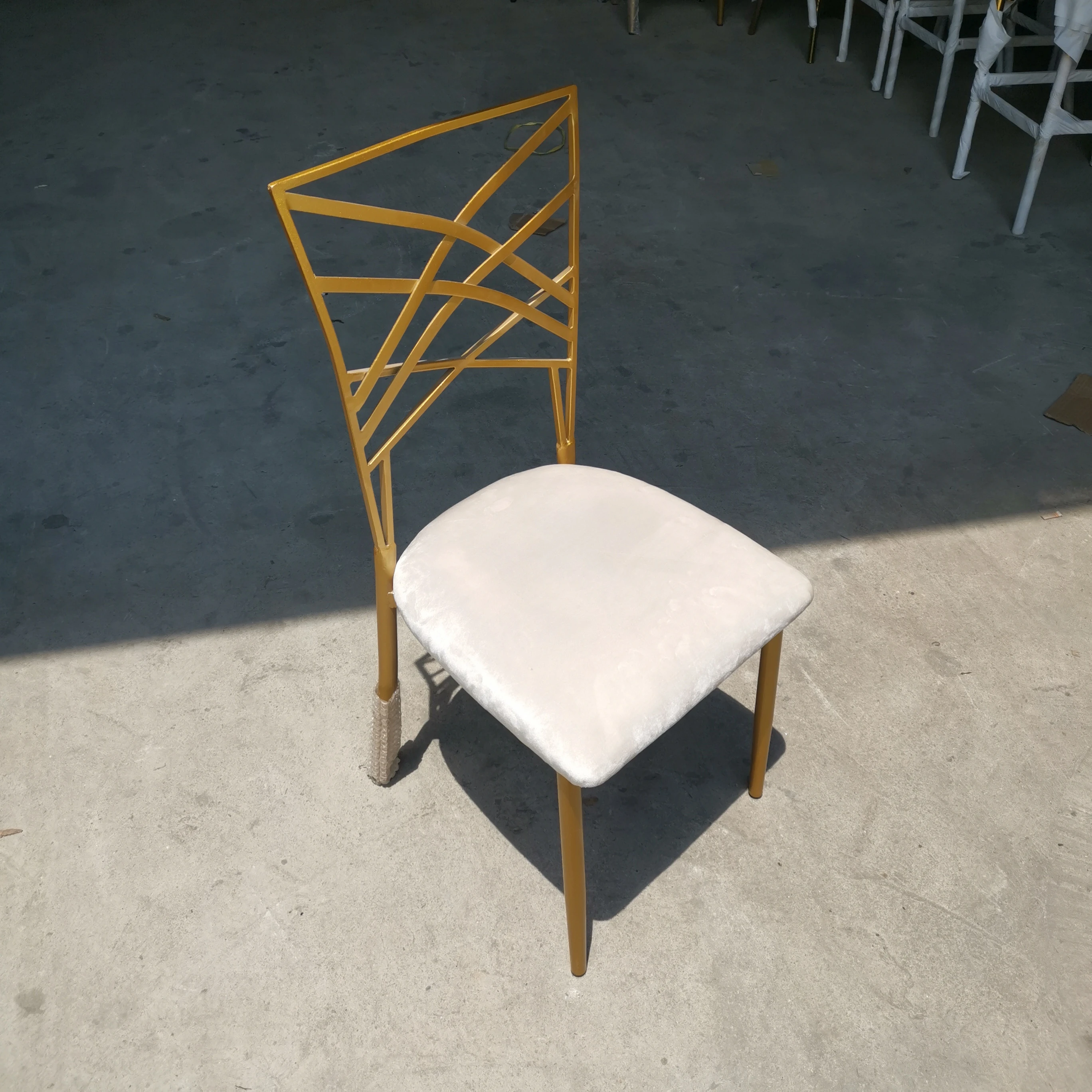 Noleggio all'ingrosso Tiffany sedia da sposa banchetto Chiavari