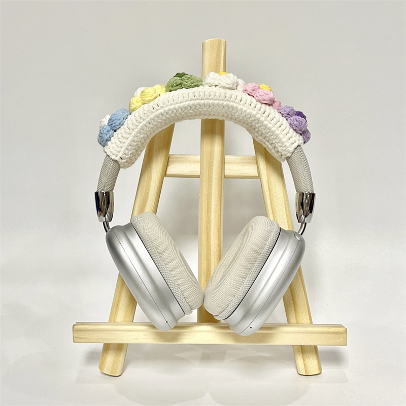 まい様オーダー品 花モチーフのAirPods MAXヘッドフォンカバー