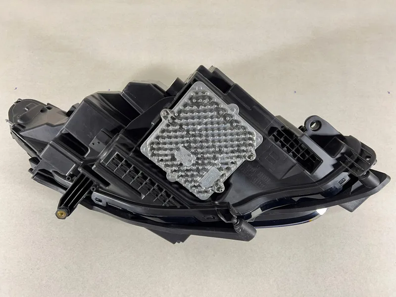 2020 2021 2022 2023 Headlight Assembly for Land Rover Discovery Sport Front Lamp LR137596 LR137597 Y120