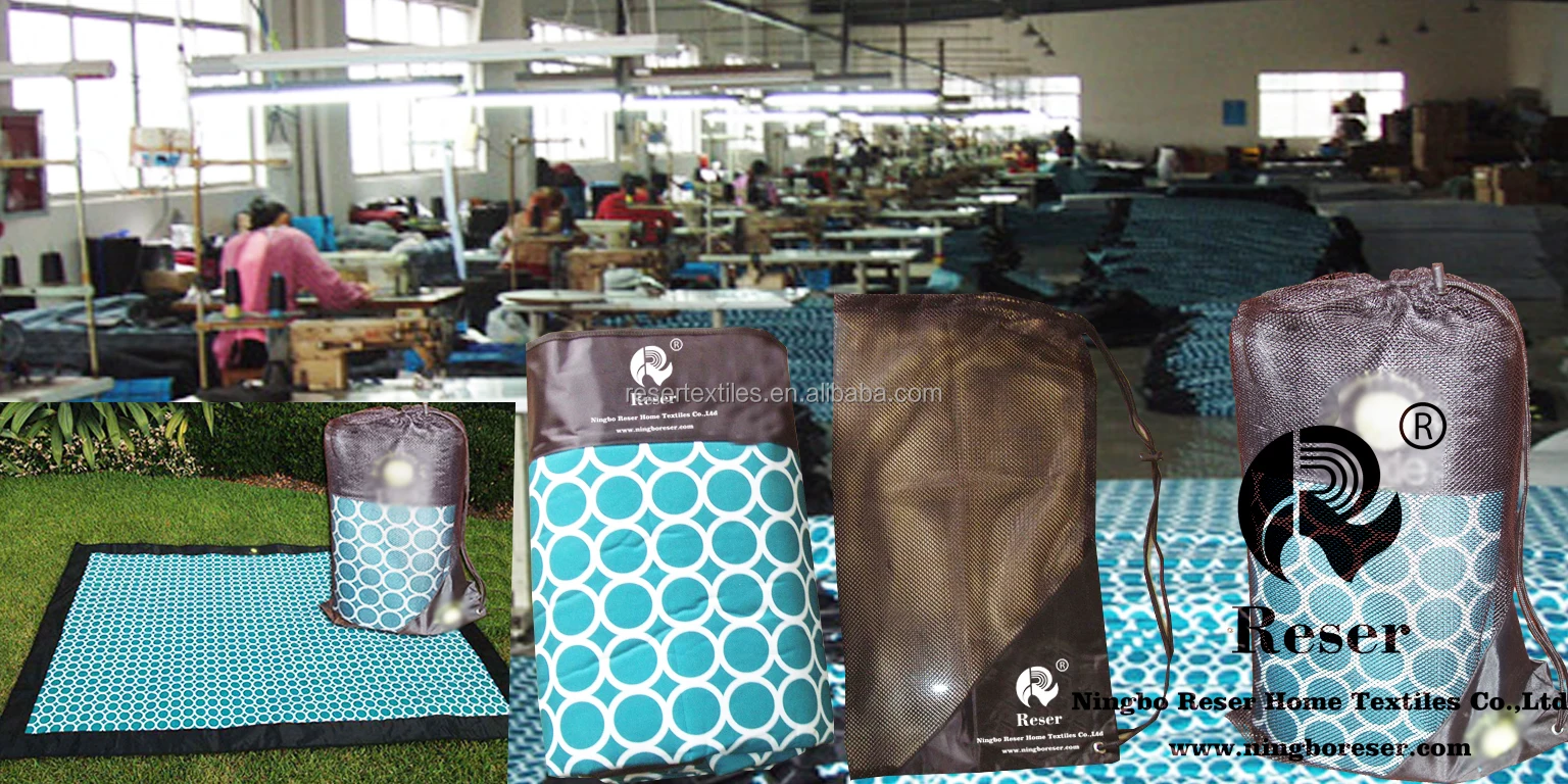 Premium Outdoor 100% Polyester Water-Resistant Stripe Knitted Style Portable 3Ply Lightweight Customizable Picnic Blanket for