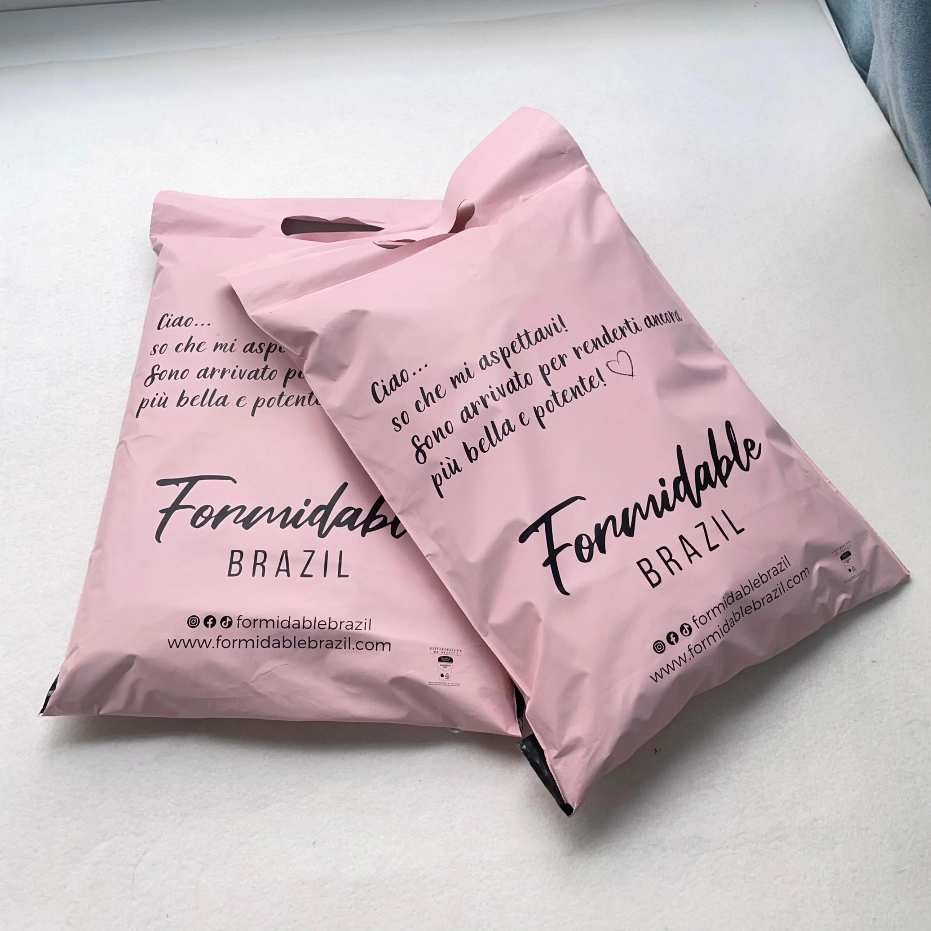 35x45cm E-commerce Poly Mailers Custom Waterproof Self Seal