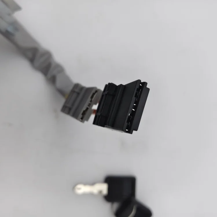 Ignition Lock 2x Key  7701038365  7700765533for Renault Trafic II / Opel Vivaro  7701475696 7701203147 252239 256419 252031