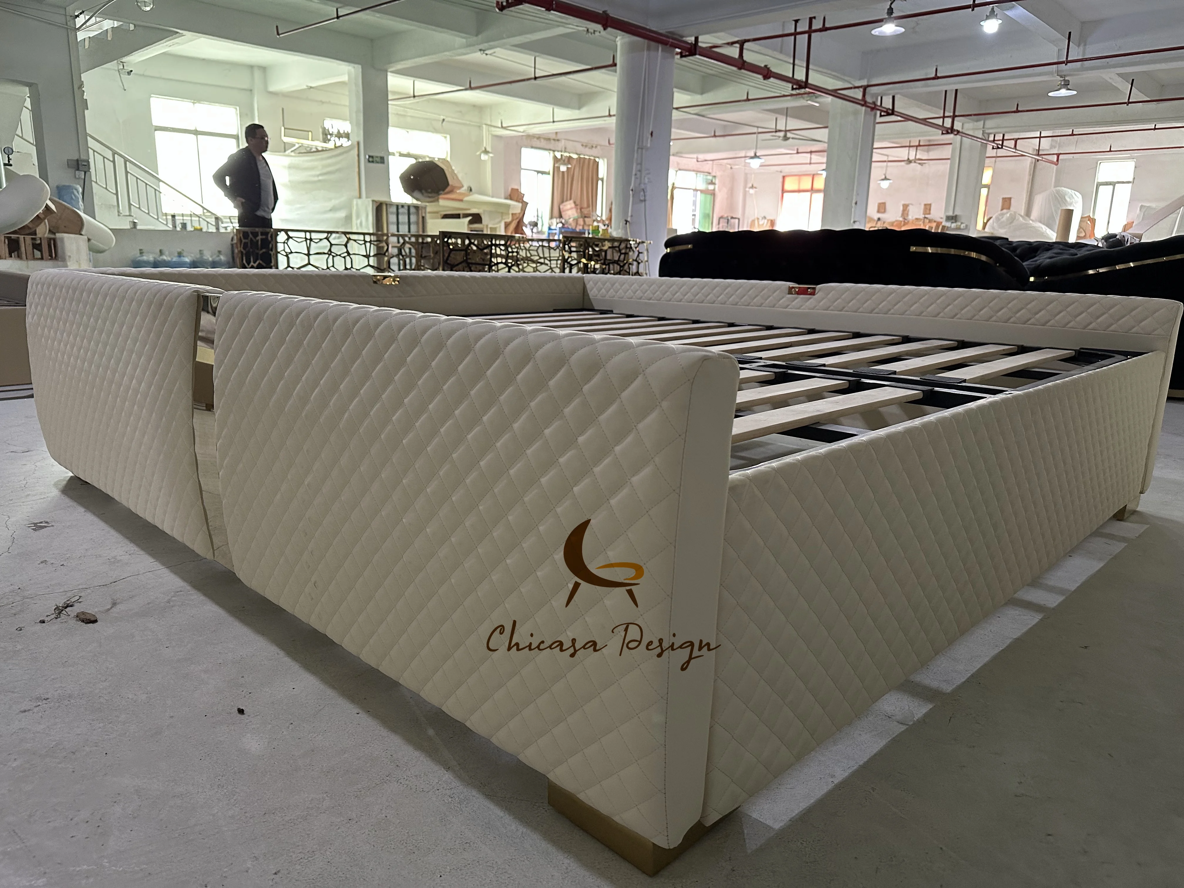 Chicasa Wooden King Size Bed Frame Bedroom Furniture Set Luxury King