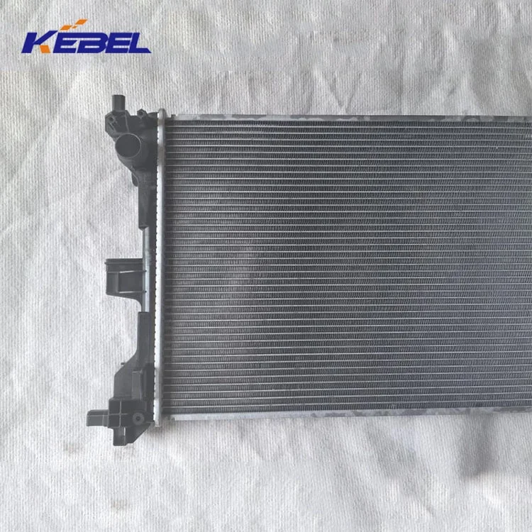 Auto radiator za hlađenje motora po veleprodajnoj cijeni OEM 68430444AA Automobilski radiator za Jeep Renegade 2019 2020 2021 2022
