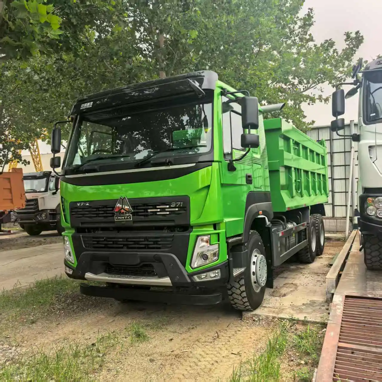 Brand New  Sinotruk Howo  V7-X 6x4 Manual  Transmission  Dump Tipper Dump Truck in Africa