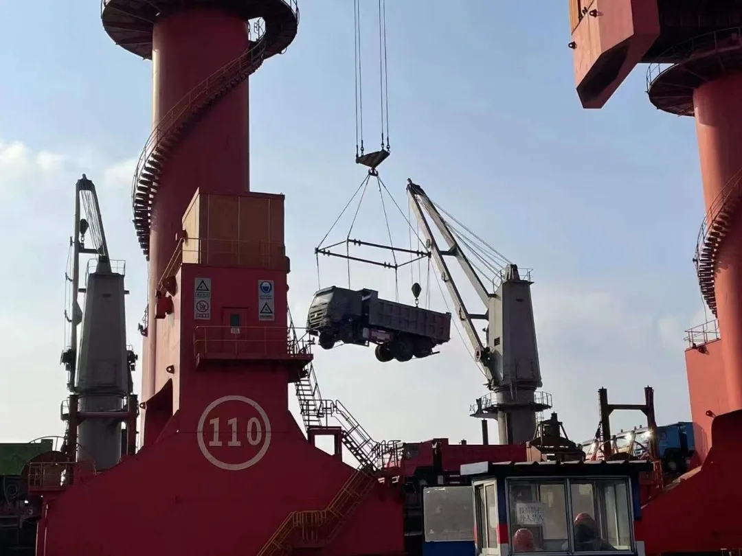 Used Howo 4x4 6x6 8x8 Allwheeldrive Tipper Truck Dump Truck Used